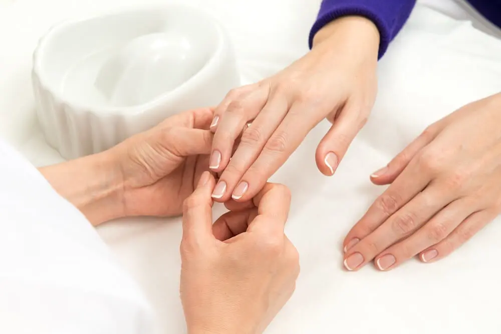 על הציפורניים שלי כלום לא מחזיק - Bio Sculpture Gel